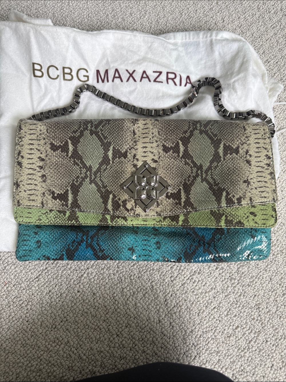 BCBGMAXAZRIA Multicolor Snakeskin Chain Clutch in Beige, Green & Teal